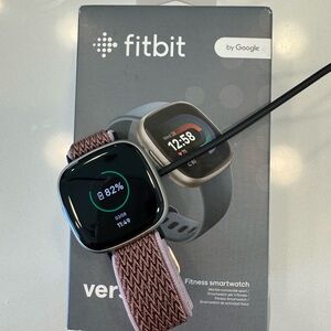 Fitbit Versa 4 Smartwatch